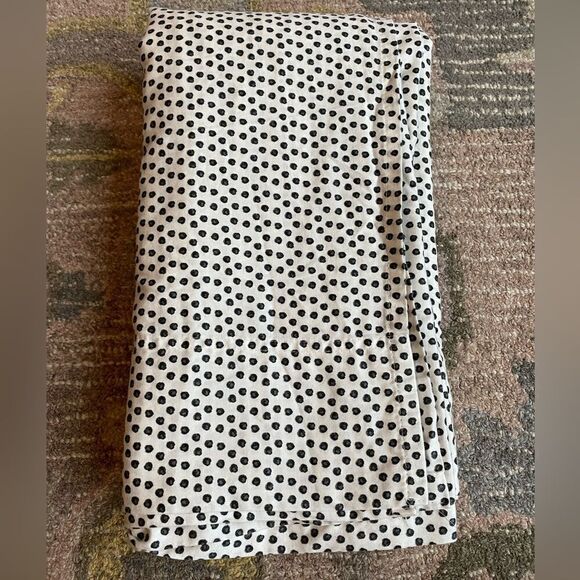 Better Homes and Gardens Spotted Bed Flat Top Sheet - Picture 4 of 6